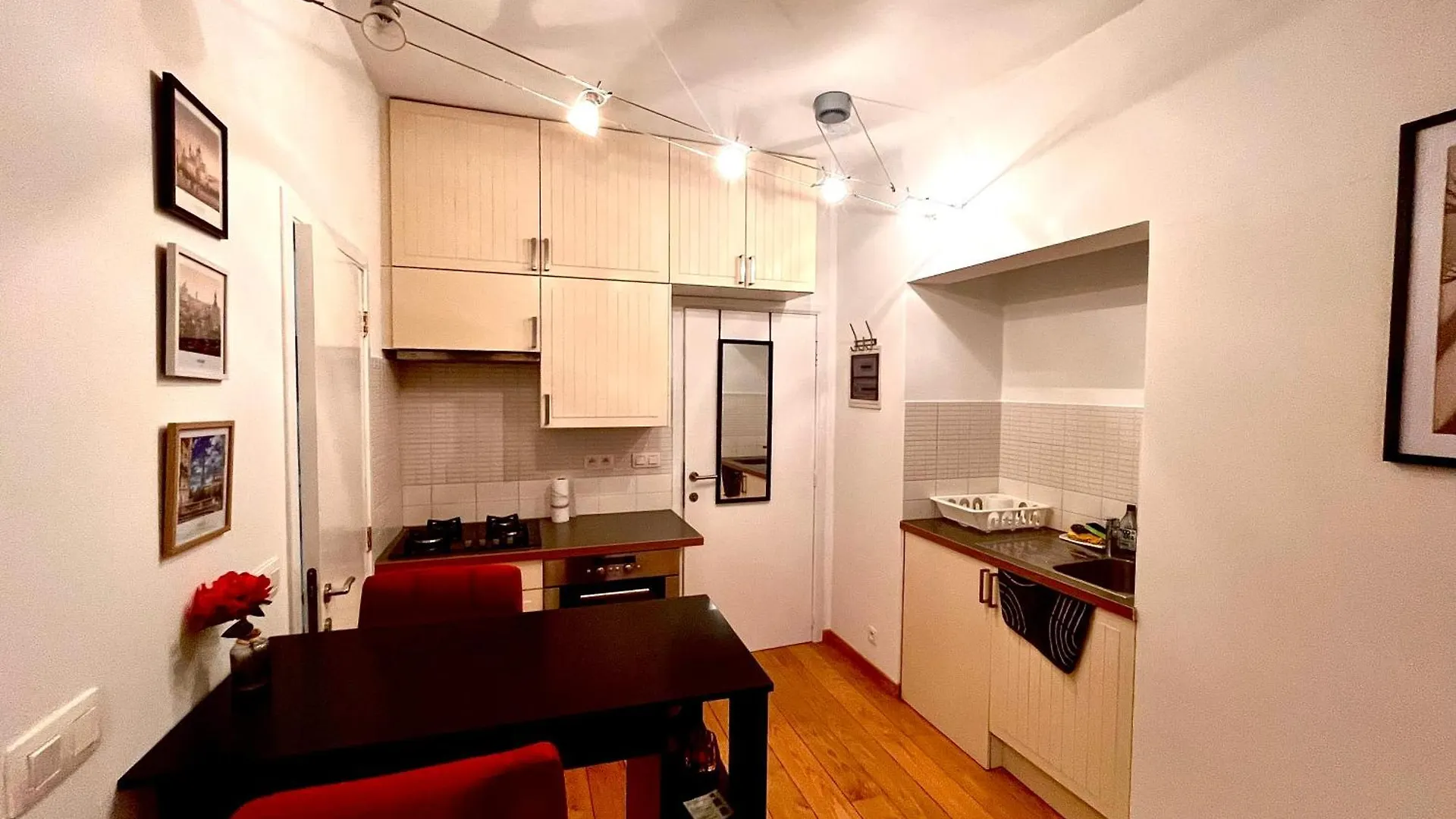Apartment Charmant Studio - Quartier Chatelain Brussels
